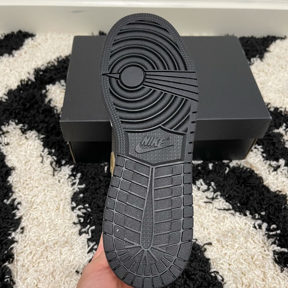 NWT Air Jordan 1 Mid GS In White/multi-color-black - Picture 8 of 11